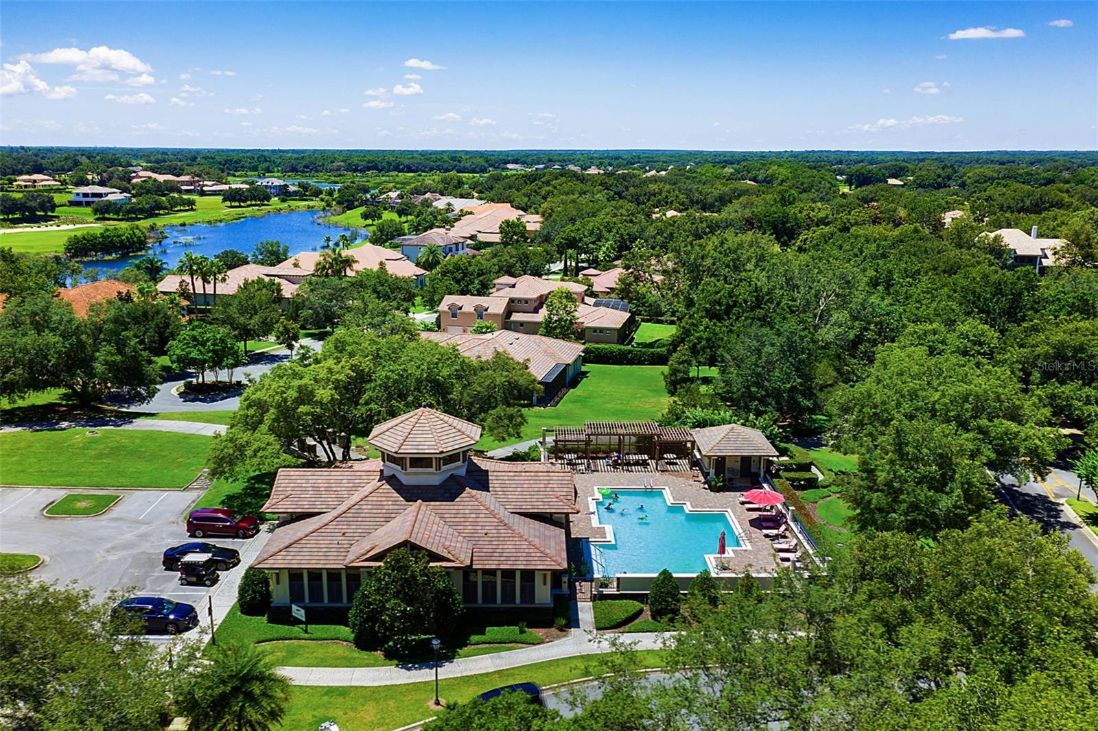 HEATHROW COUNTRY ESTATE - Residential