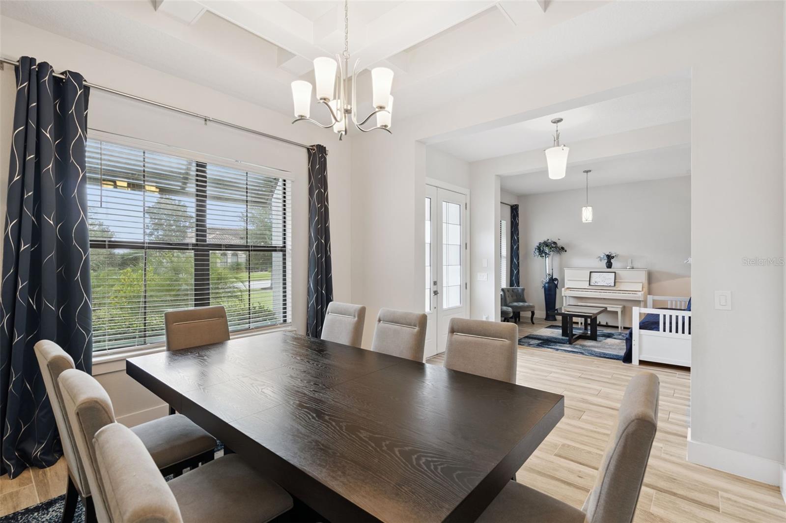 HEATHROW COUNTRY ESTATE - Residential