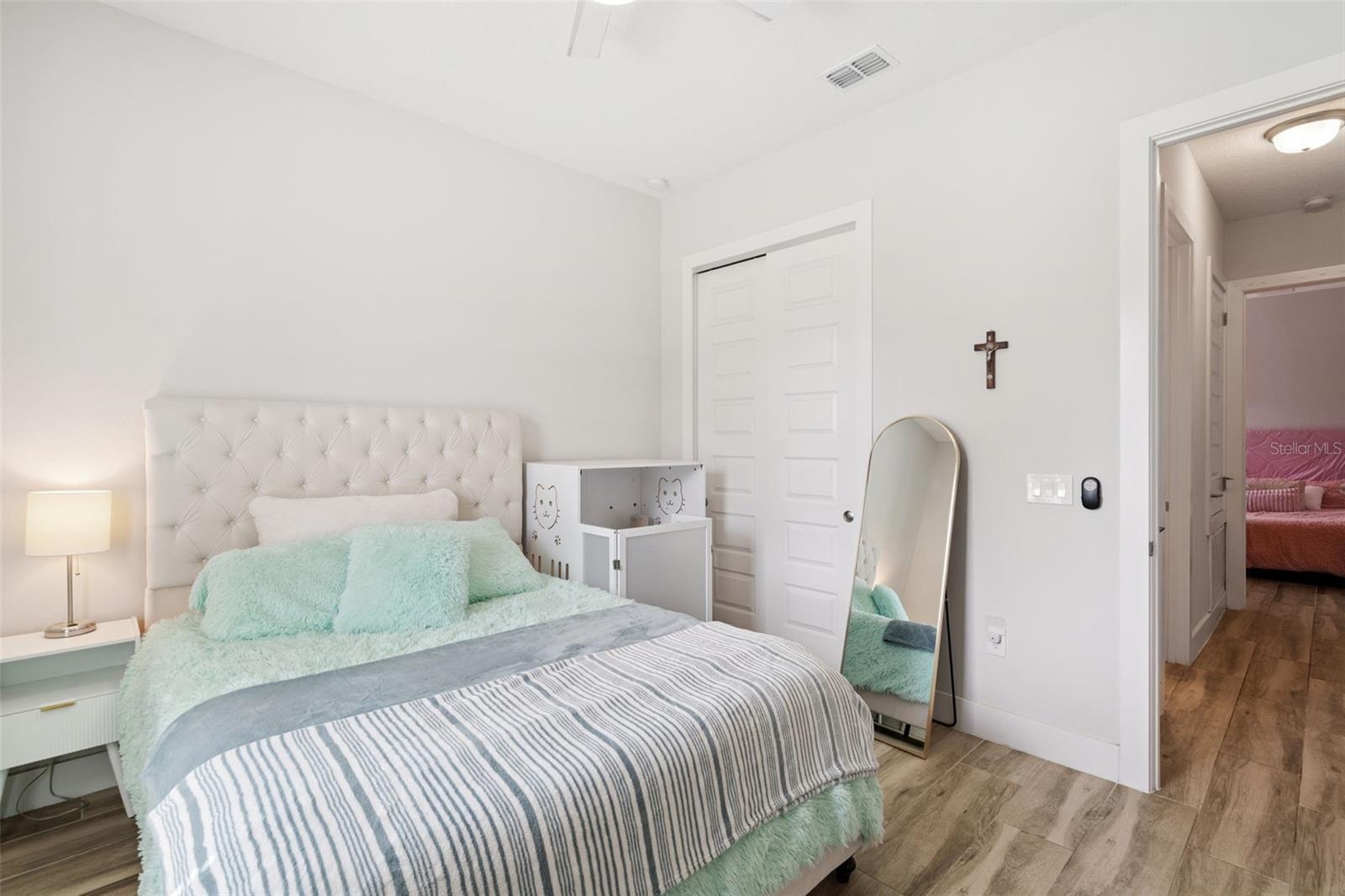 HEATHROW COUNTRY ESTATE - Residential