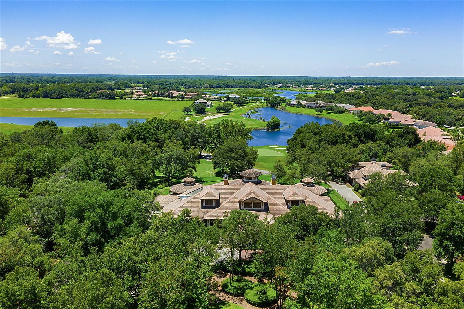 HEATHROW COUNTRY ESTATE - Residential