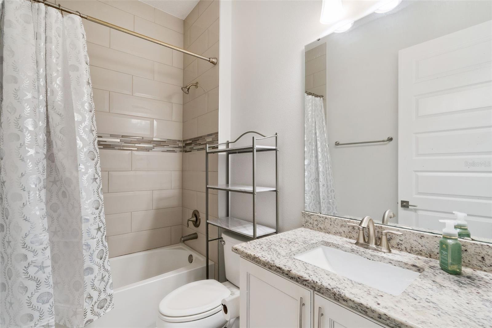 HEATHROW COUNTRY ESTATE - Residential