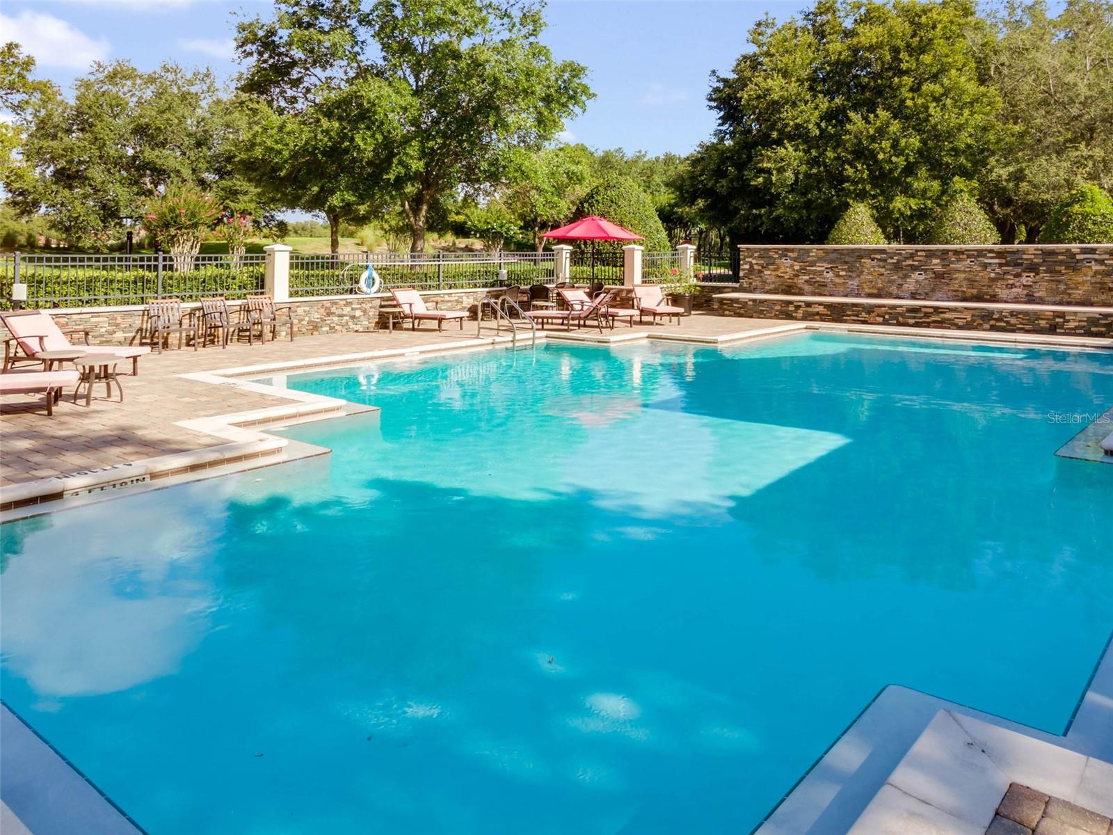 HEATHROW COUNTRY ESTATE - Residential