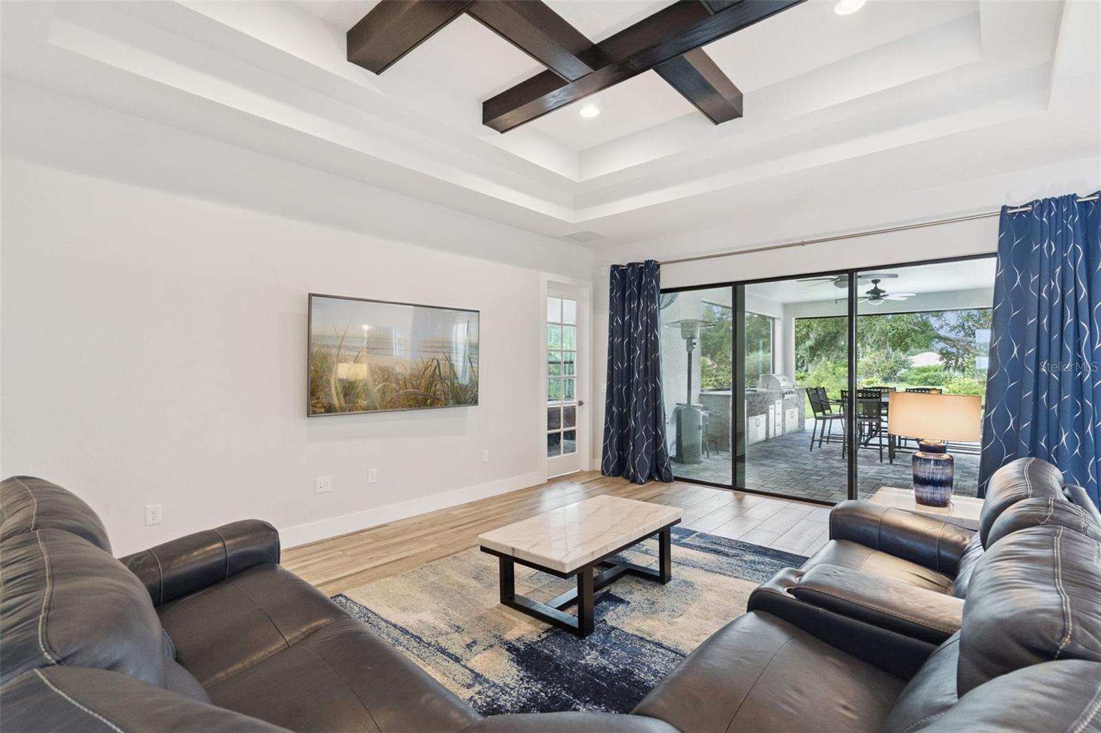 HEATHROW COUNTRY ESTATE - Residential