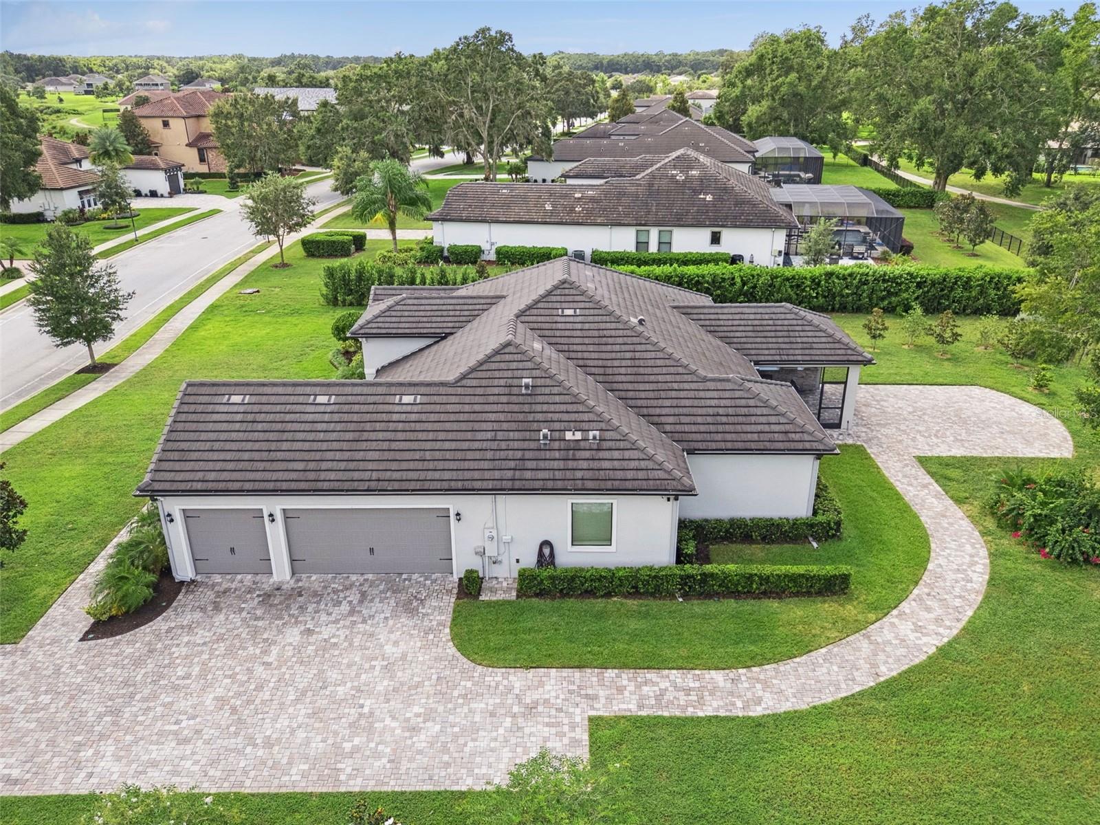 HEATHROW COUNTRY ESTATE - Residential