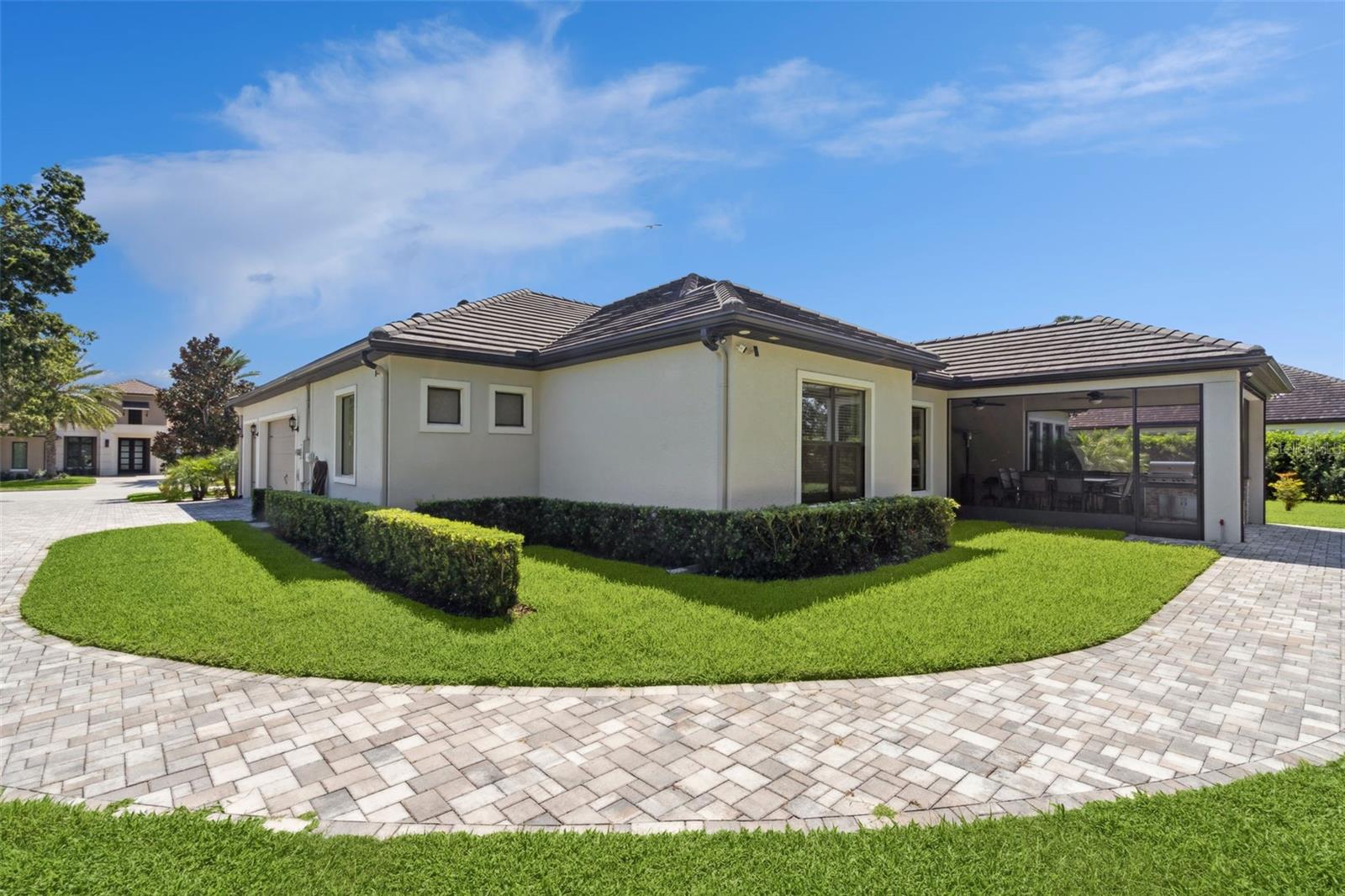 HEATHROW COUNTRY ESTATE - Residential