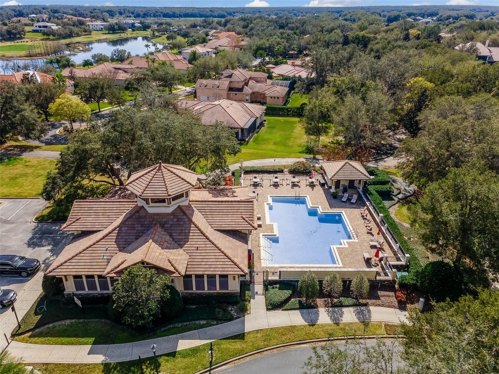 HEATHROW COUNTRY ESTATE - Residential