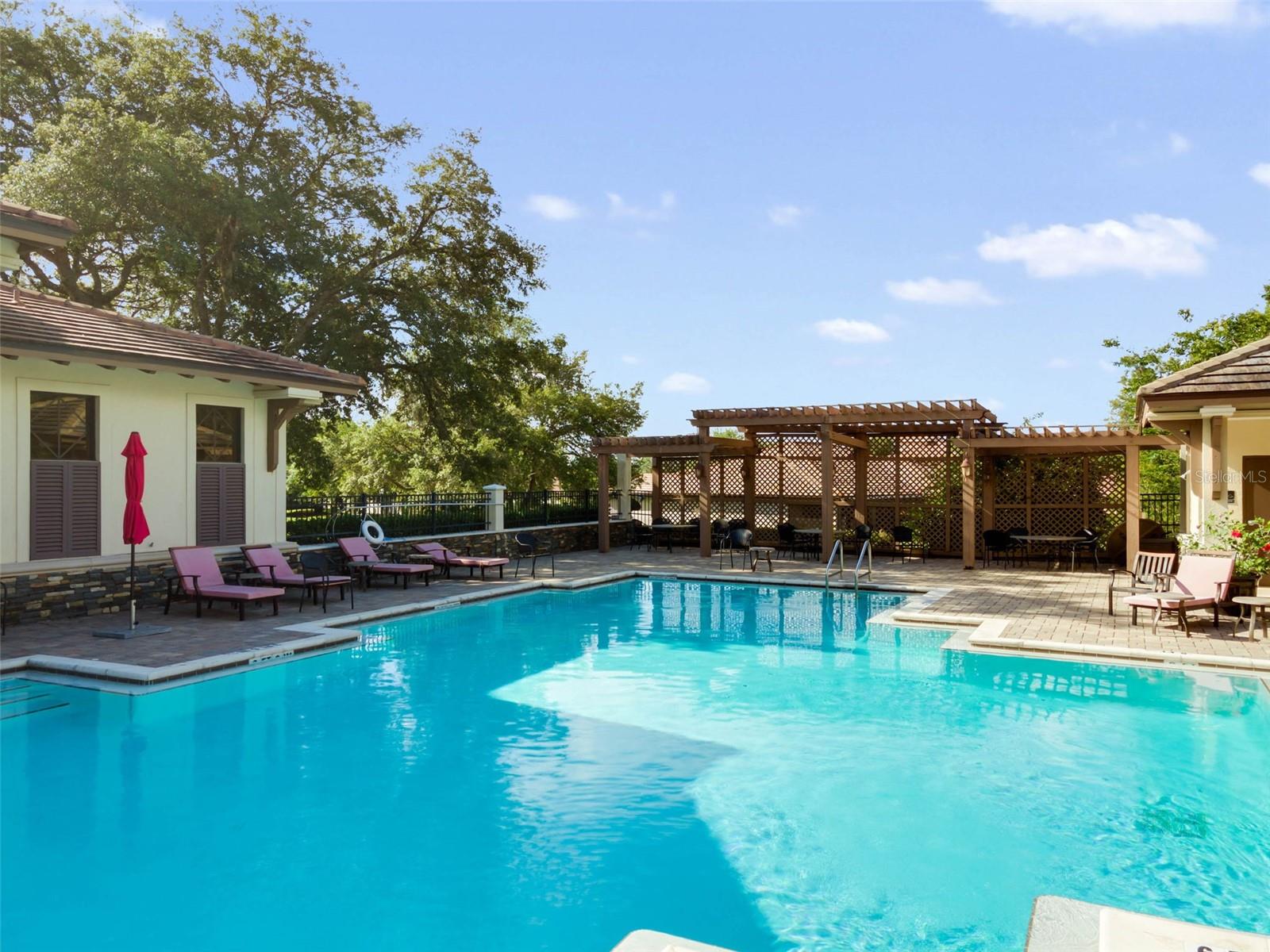 HEATHROW COUNTRY ESTATE - Residential