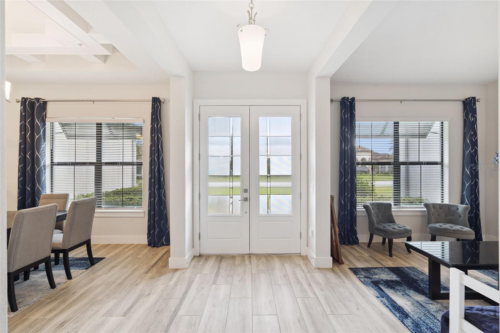 HEATHROW COUNTRY ESTATE - Residential