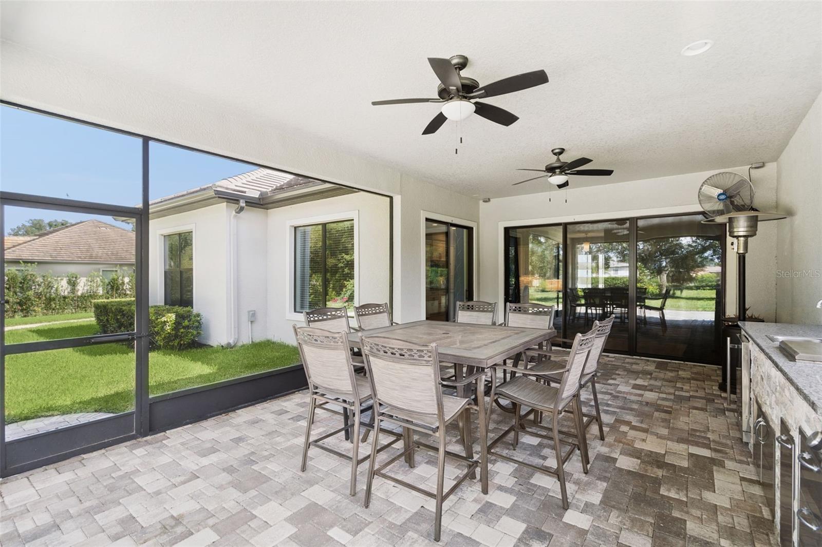 HEATHROW COUNTRY ESTATE - Residential