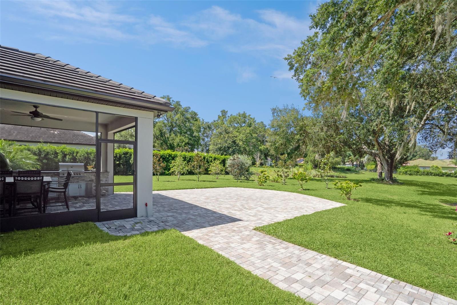 HEATHROW COUNTRY ESTATE - Residential