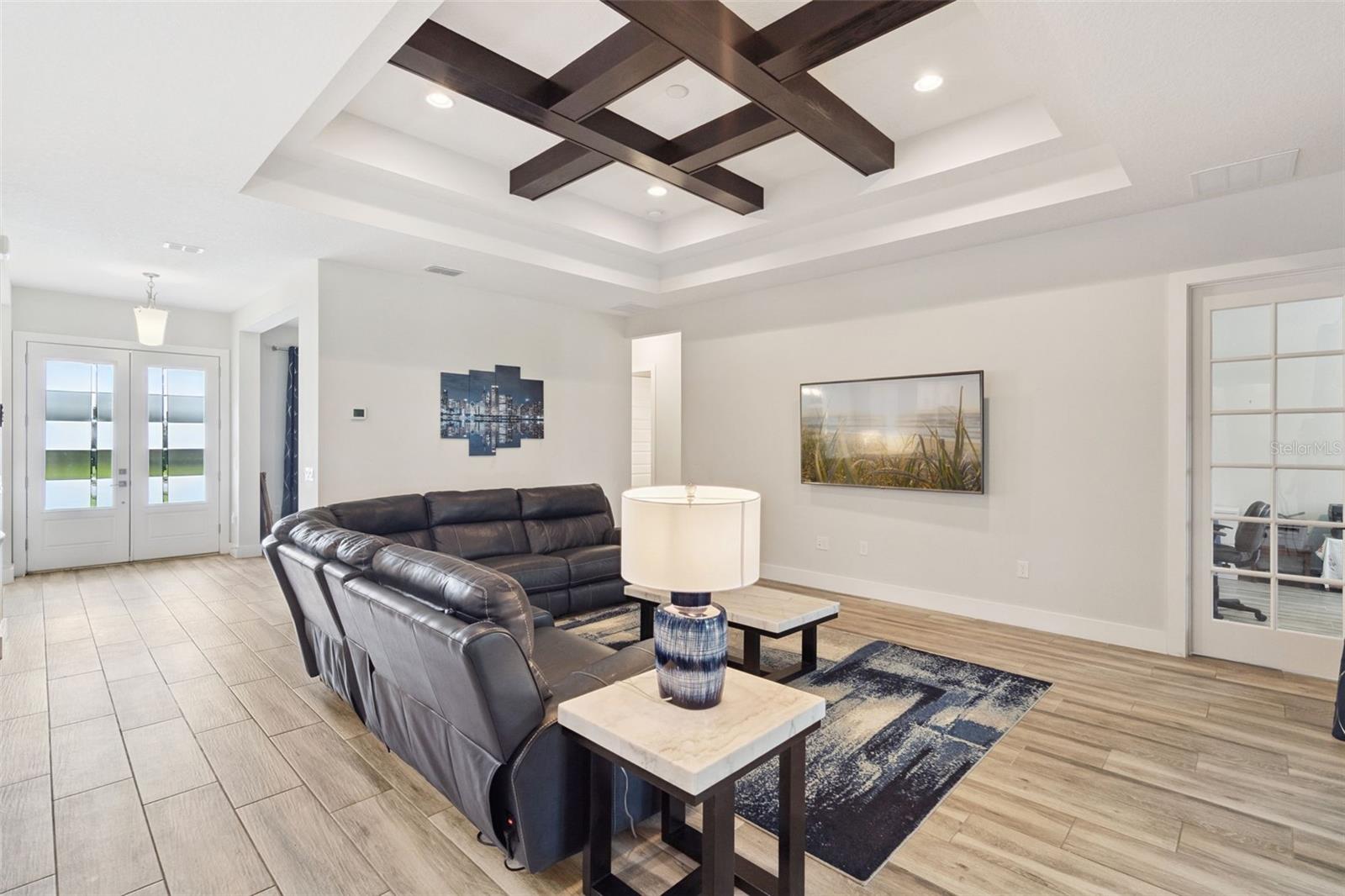 HEATHROW COUNTRY ESTATE - Residential