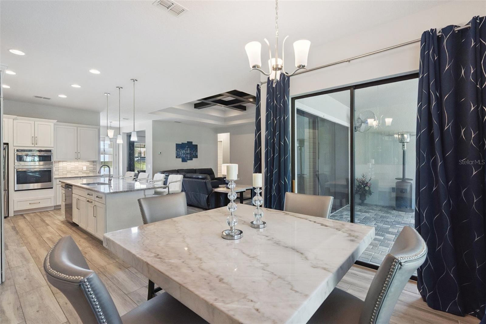 HEATHROW COUNTRY ESTATE - Residential