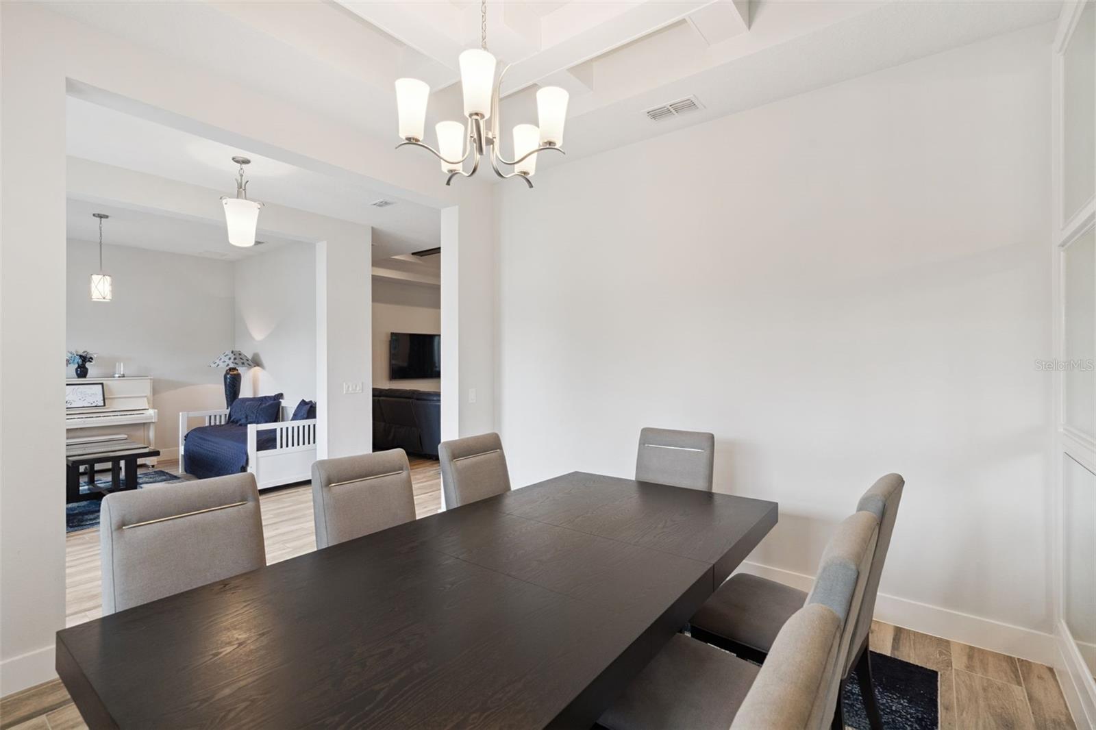 HEATHROW COUNTRY ESTATE - Residential