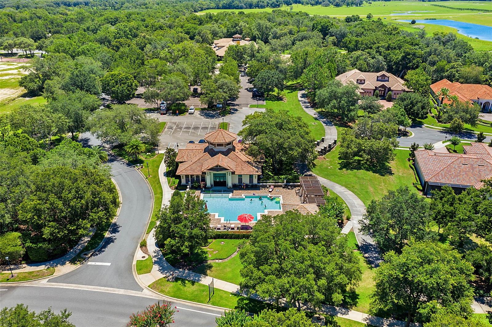 HEATHROW COUNTRY ESTATE - Residential