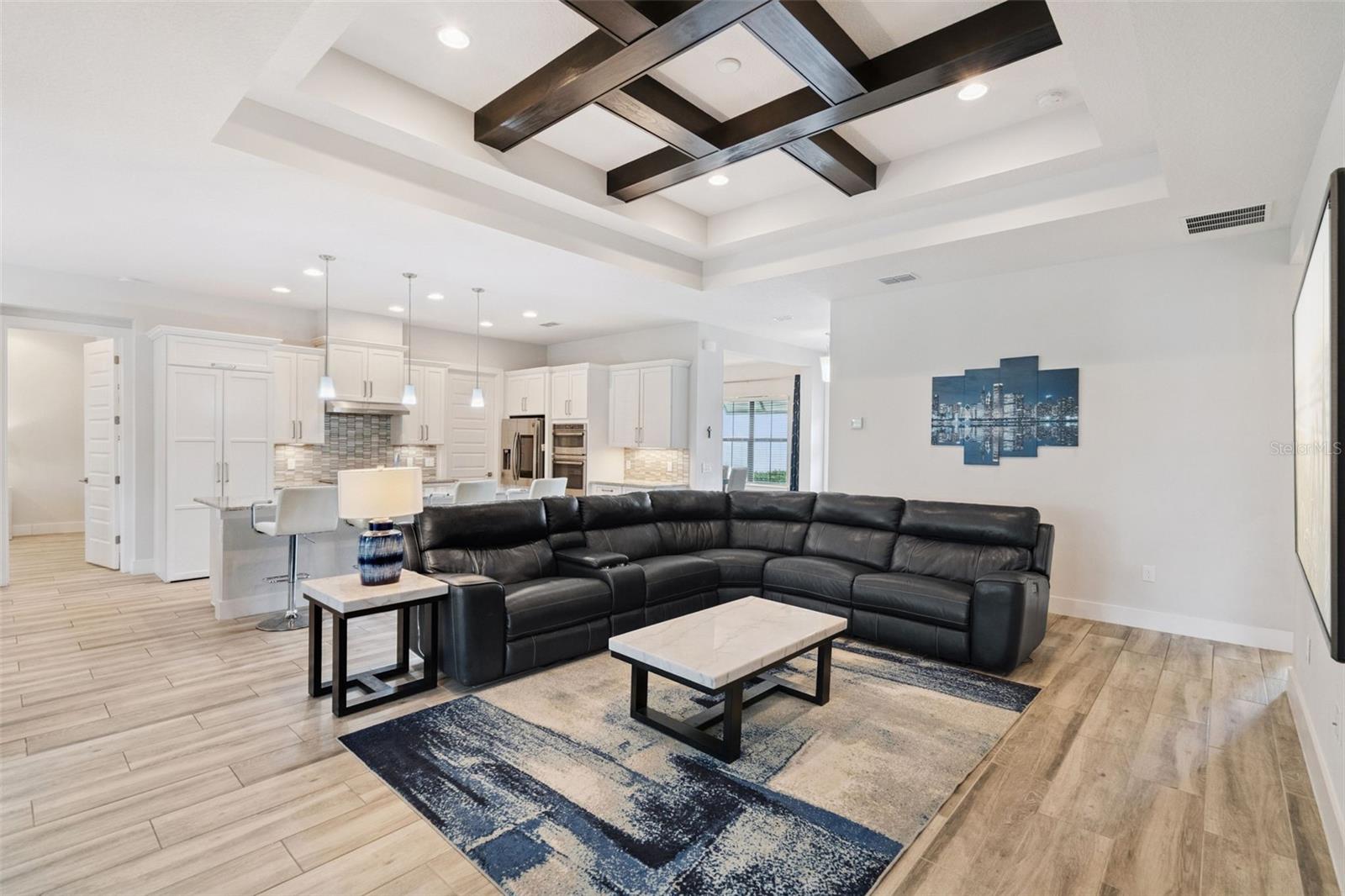 HEATHROW COUNTRY ESTATE - Residential