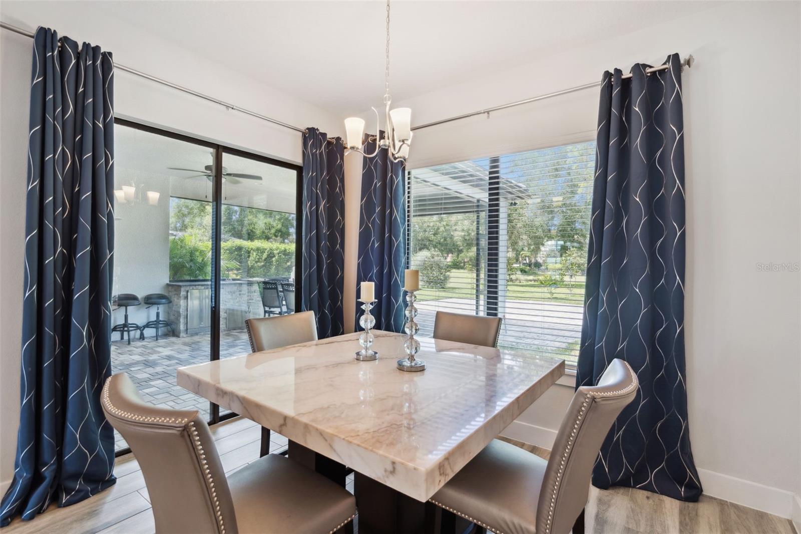 HEATHROW COUNTRY ESTATE - Residential