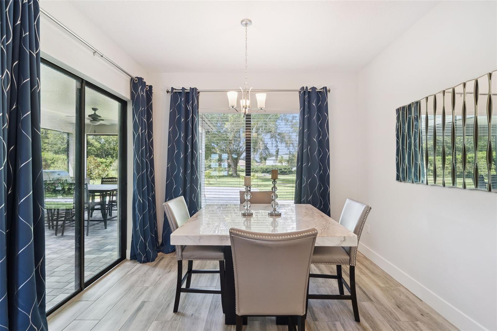 HEATHROW COUNTRY ESTATE - Residential