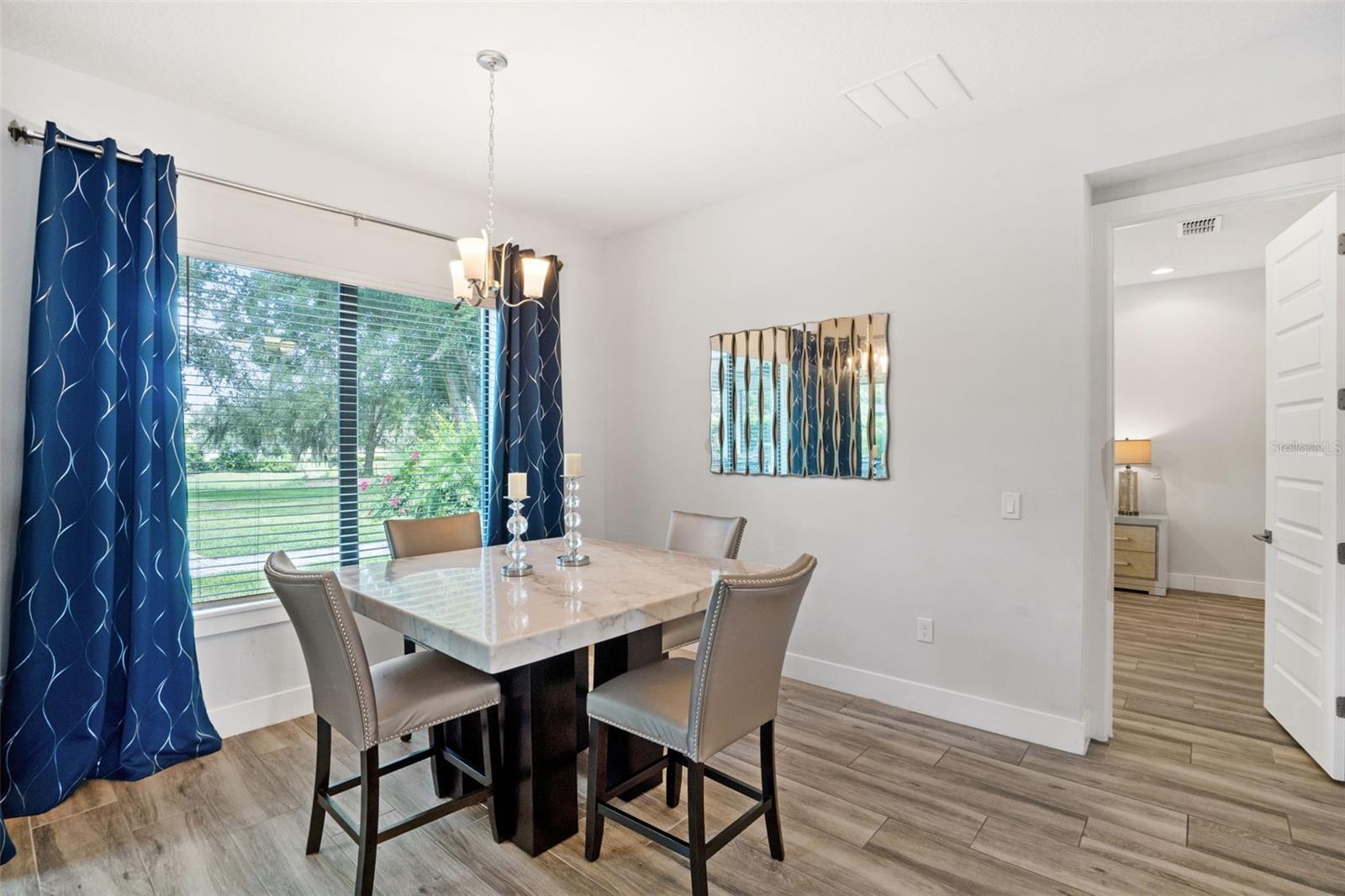 HEATHROW COUNTRY ESTATE - Residential