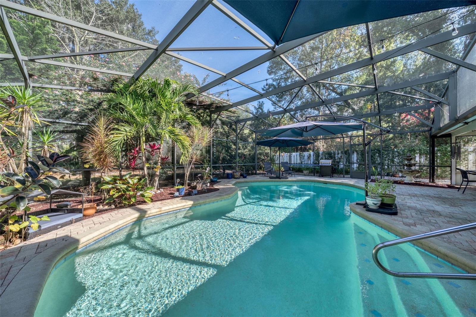 PELICAN BAY - Residential