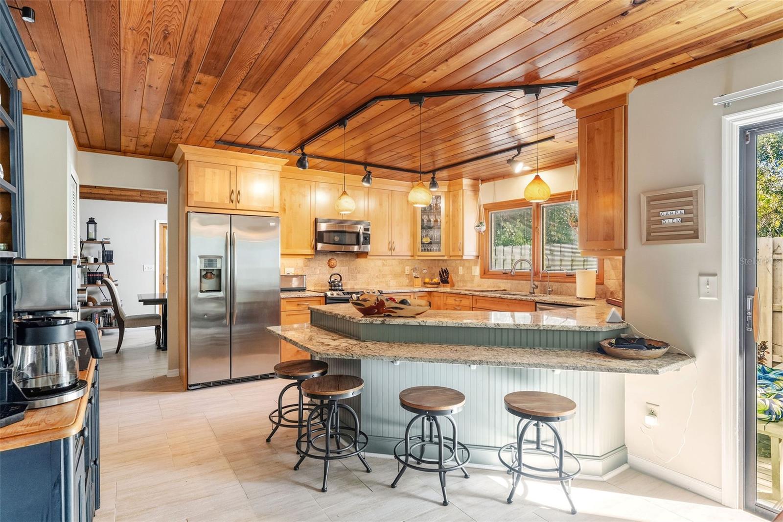 PELICAN BAY - Residential