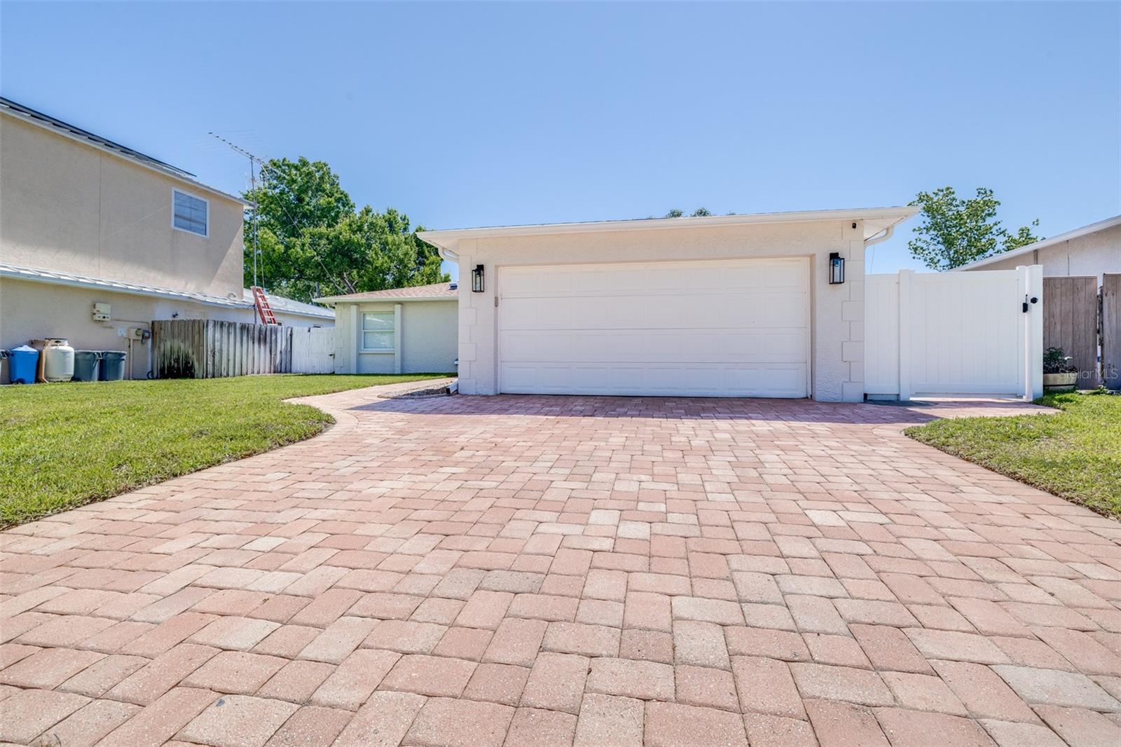 11147 LONGHILL DRIVE N
