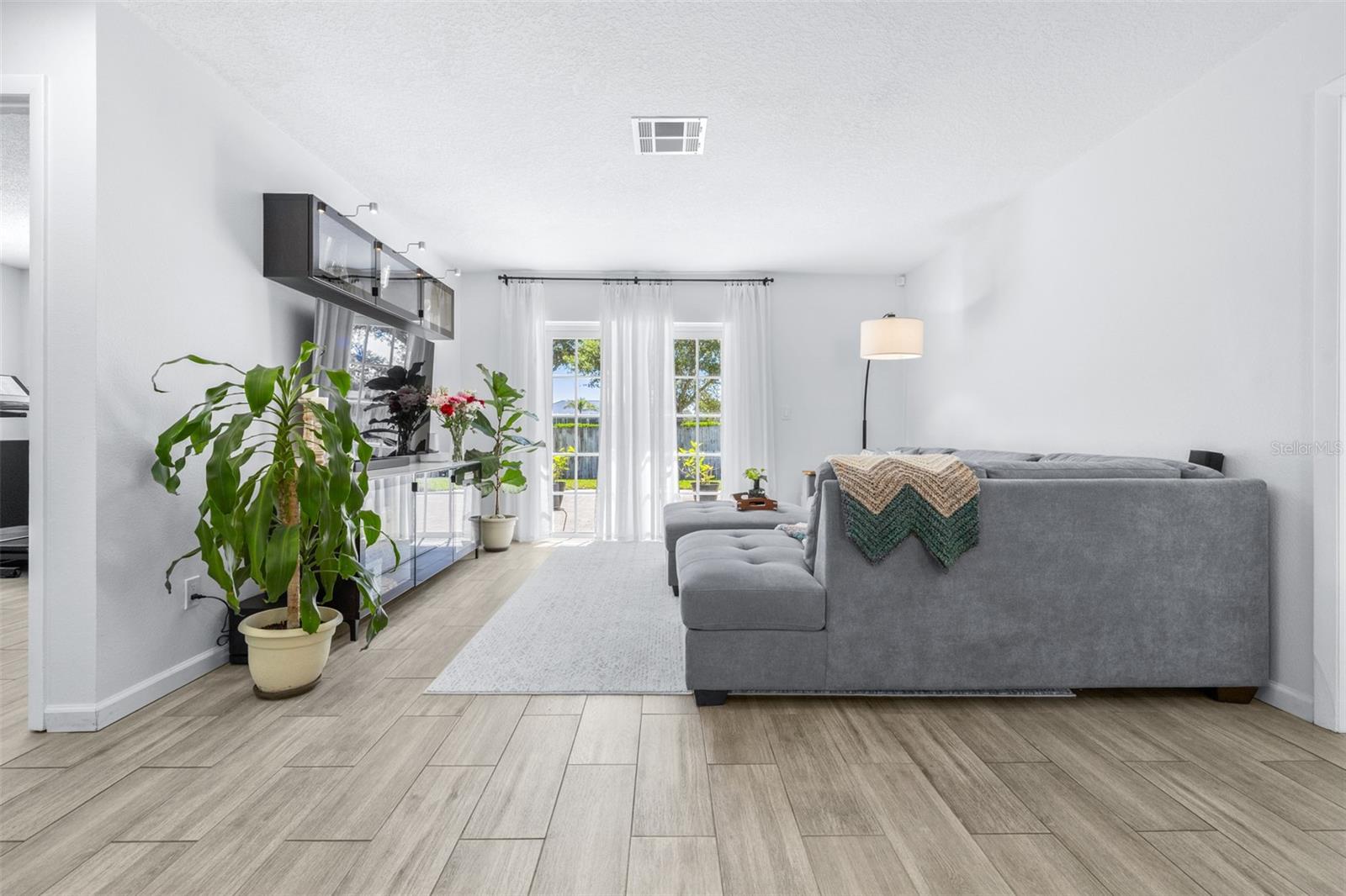 AUTUMN RUN - Residential