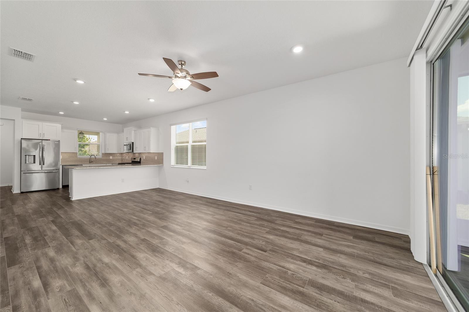 ON TOP OF THE WORLD - Residential