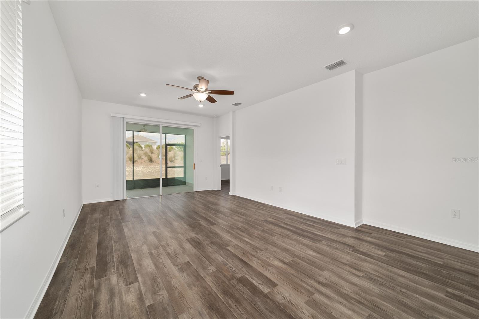 ON TOP OF THE WORLD - Residential