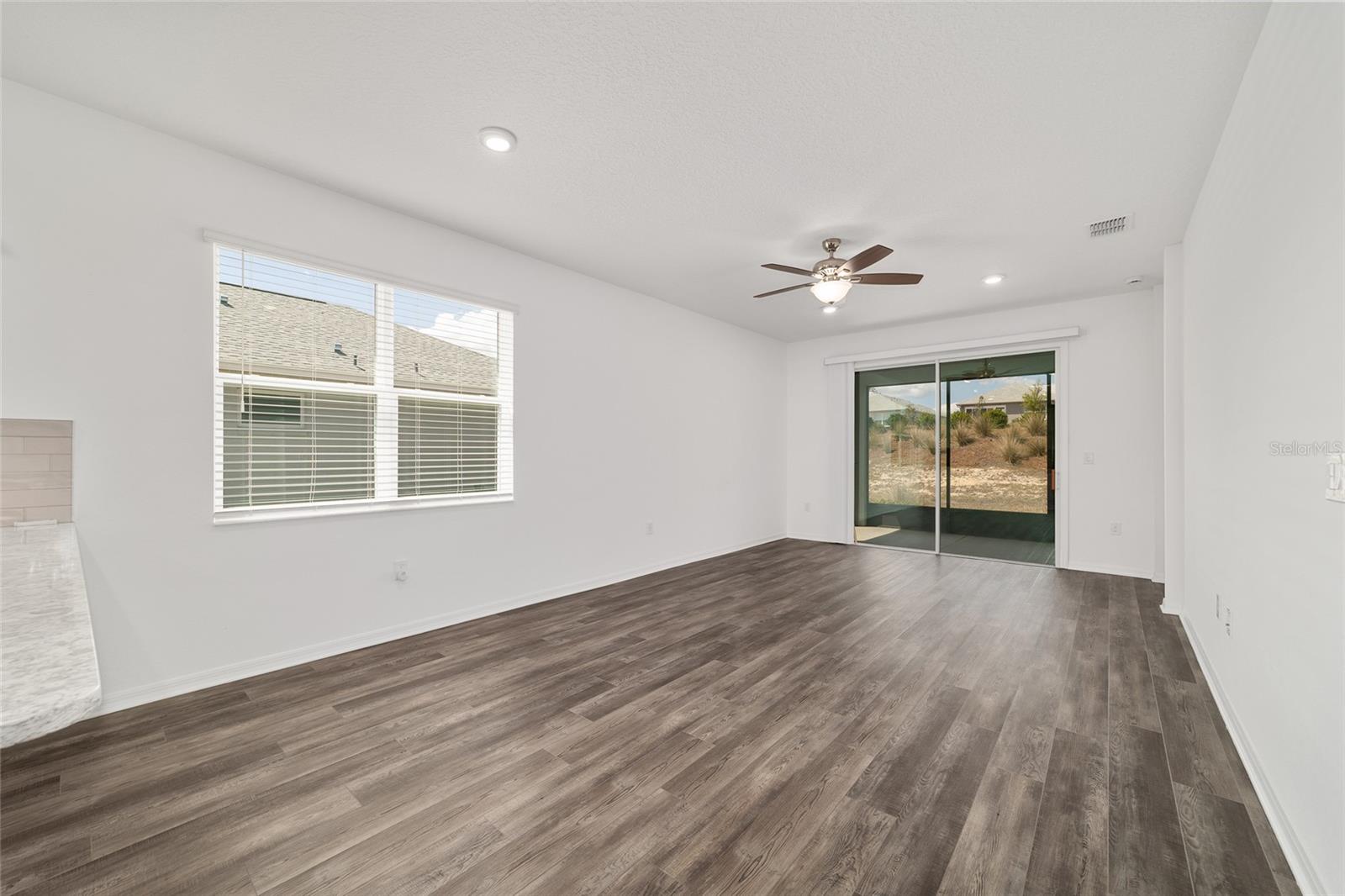 ON TOP OF THE WORLD - Residential