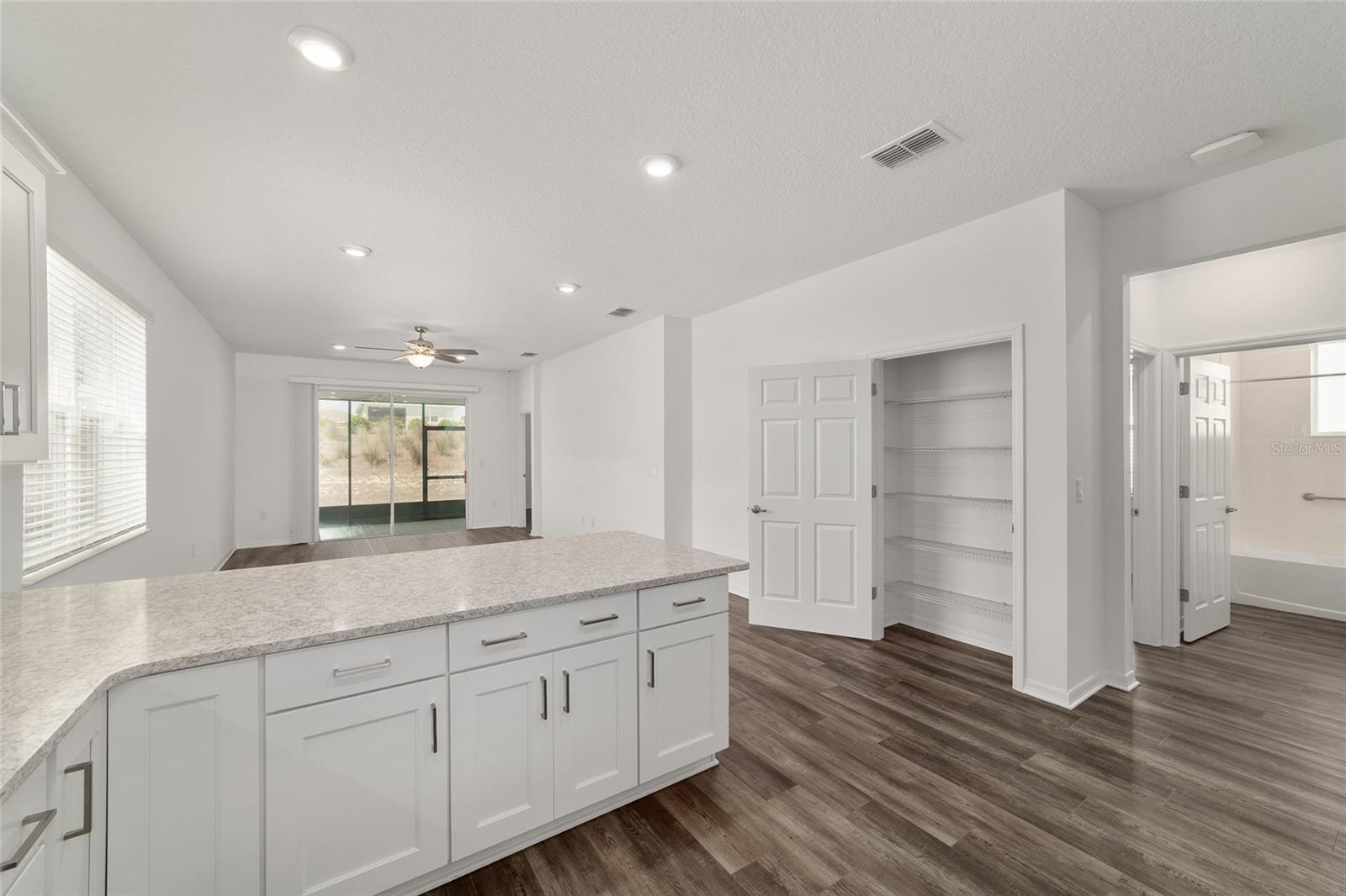 ON TOP OF THE WORLD - Residential