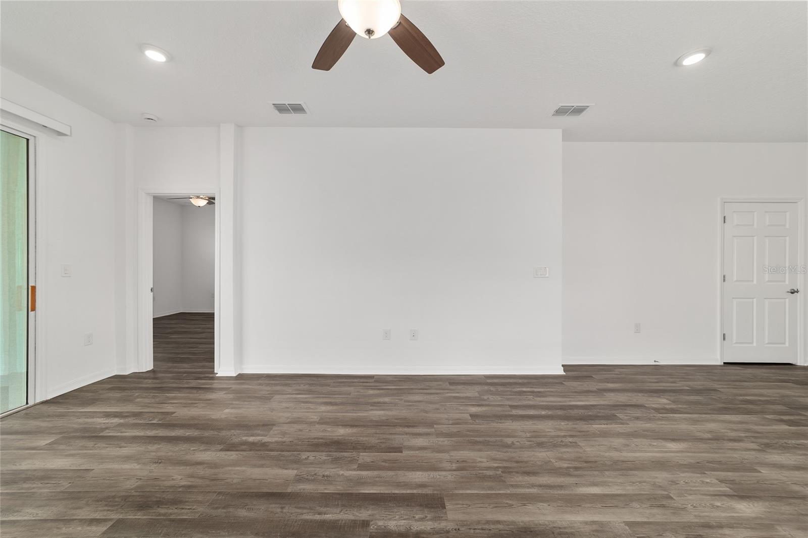 ON TOP OF THE WORLD - Residential