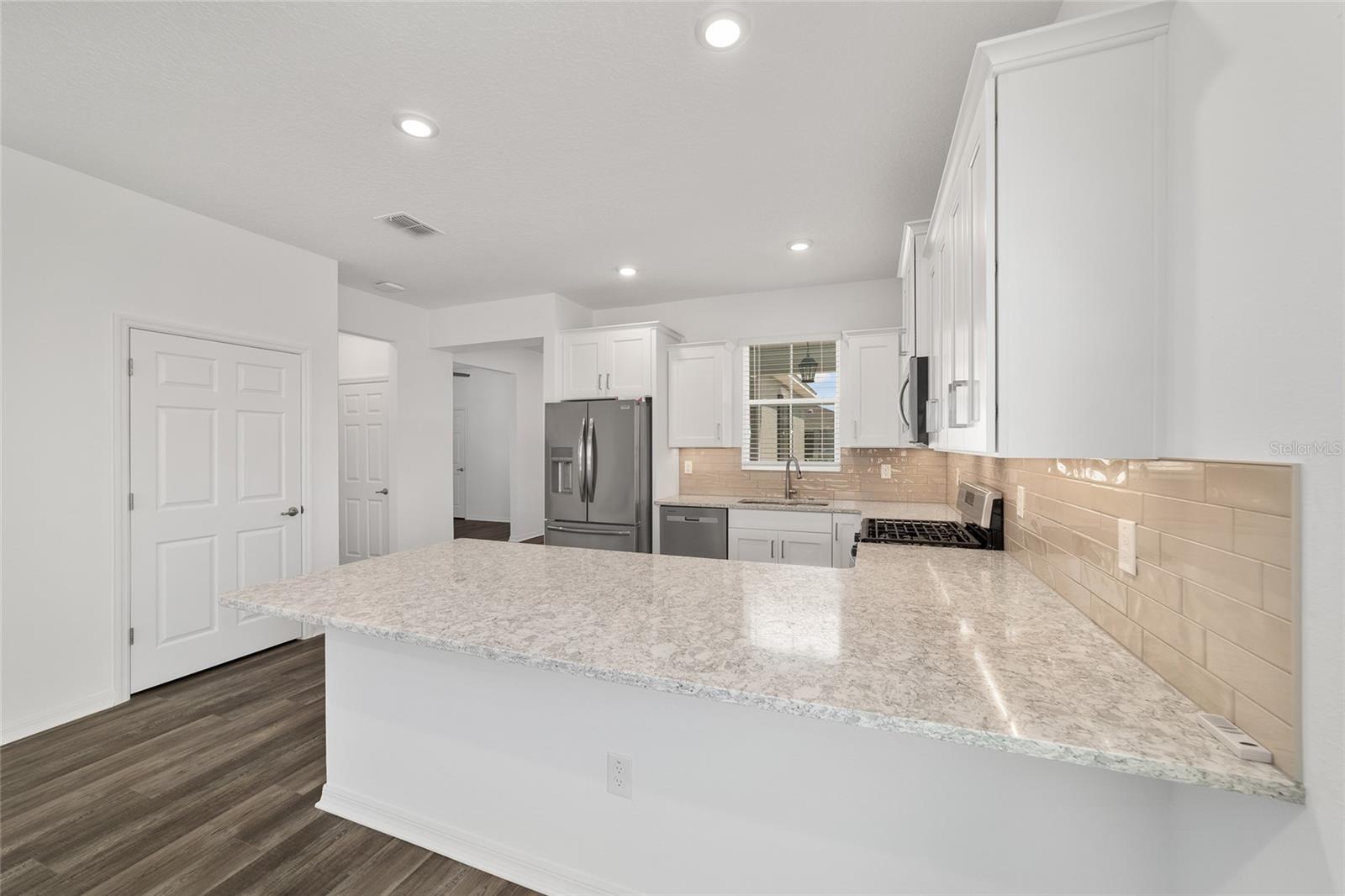 ON TOP OF THE WORLD - Residential