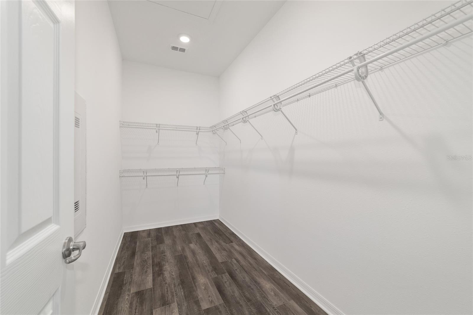 ON TOP OF THE WORLD - Residential