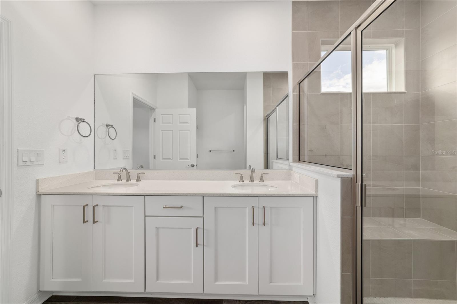 ON TOP OF THE WORLD - Residential