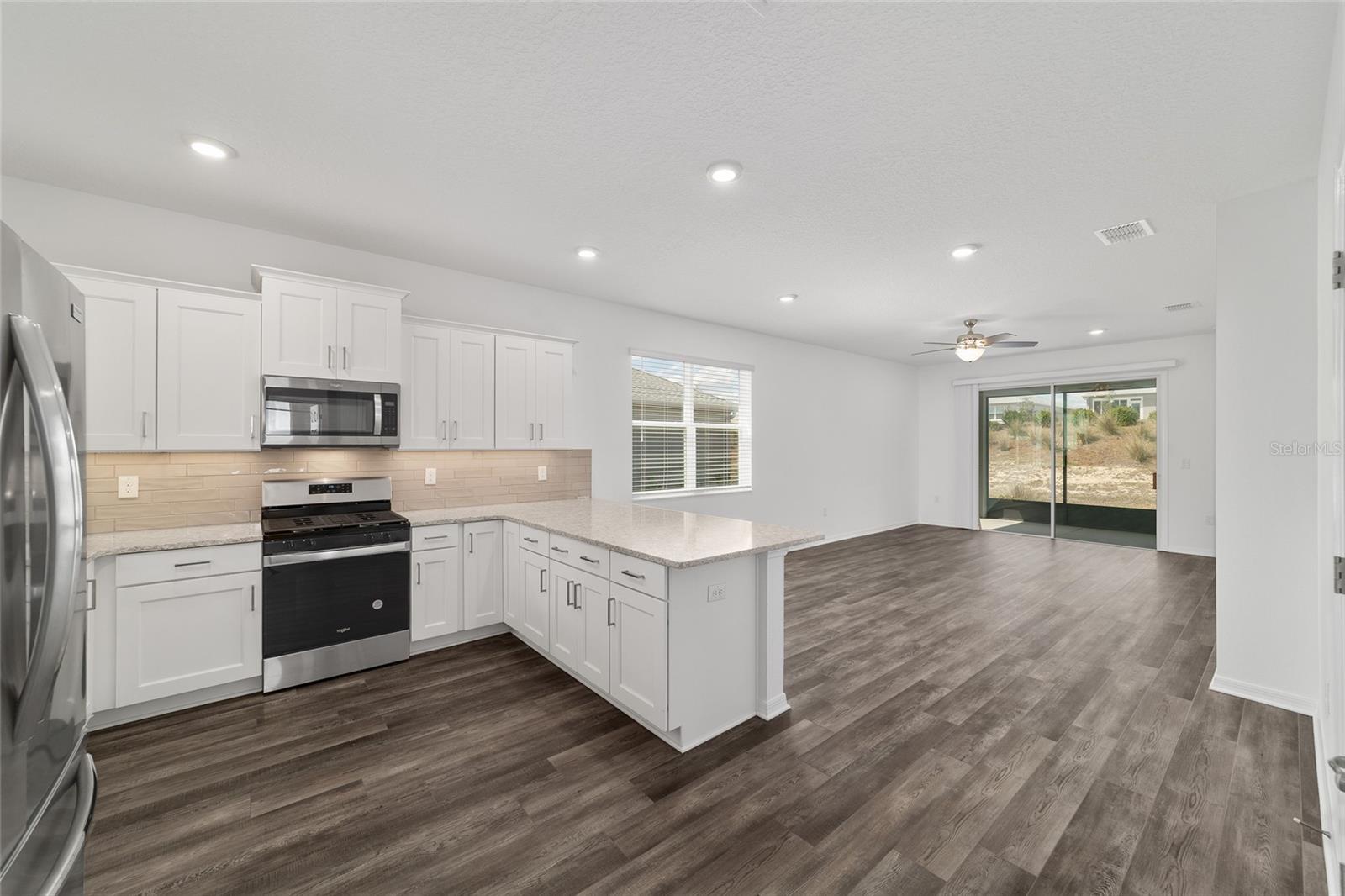 ON TOP OF THE WORLD - Residential