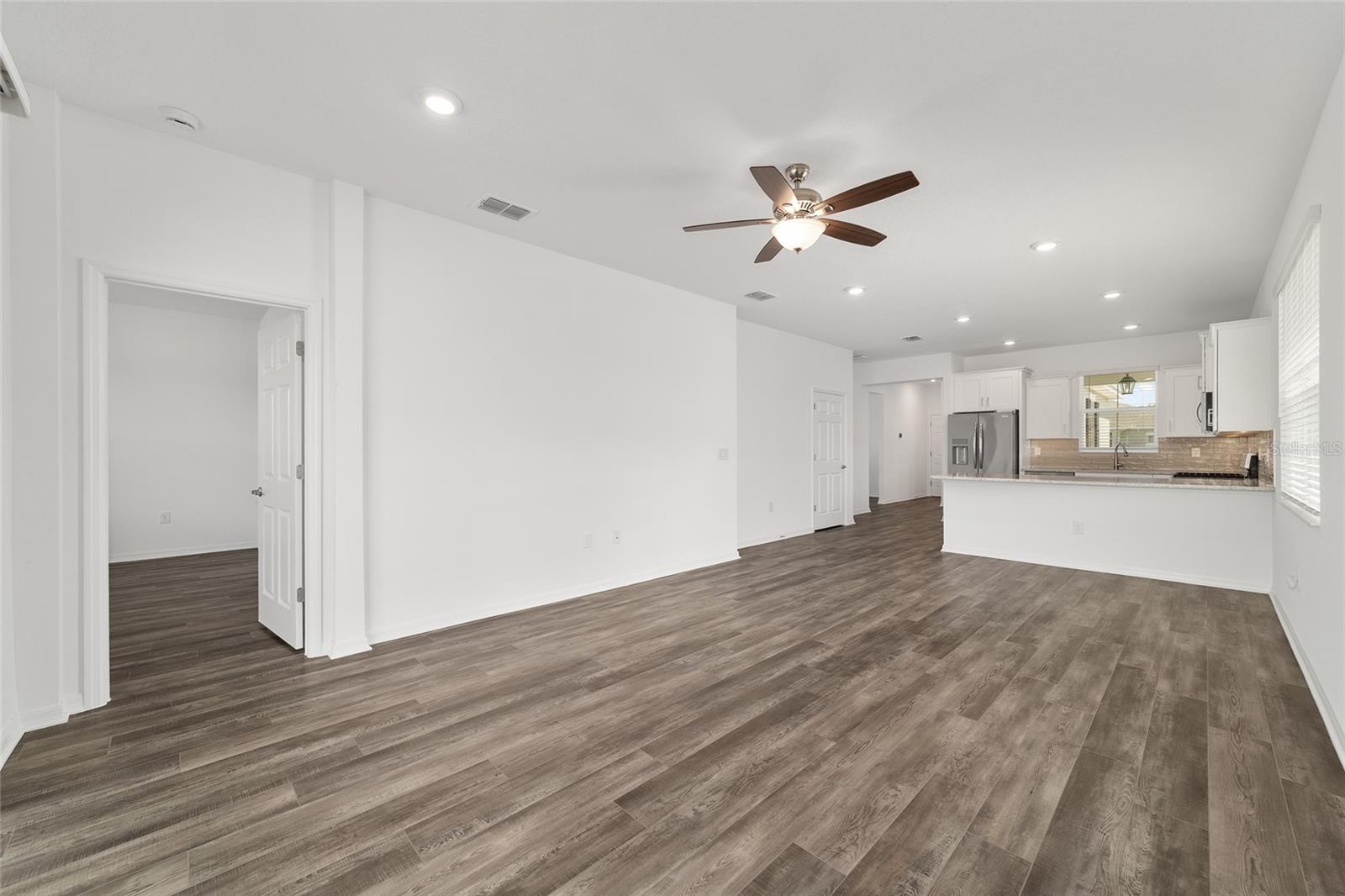 ON TOP OF THE WORLD - Residential