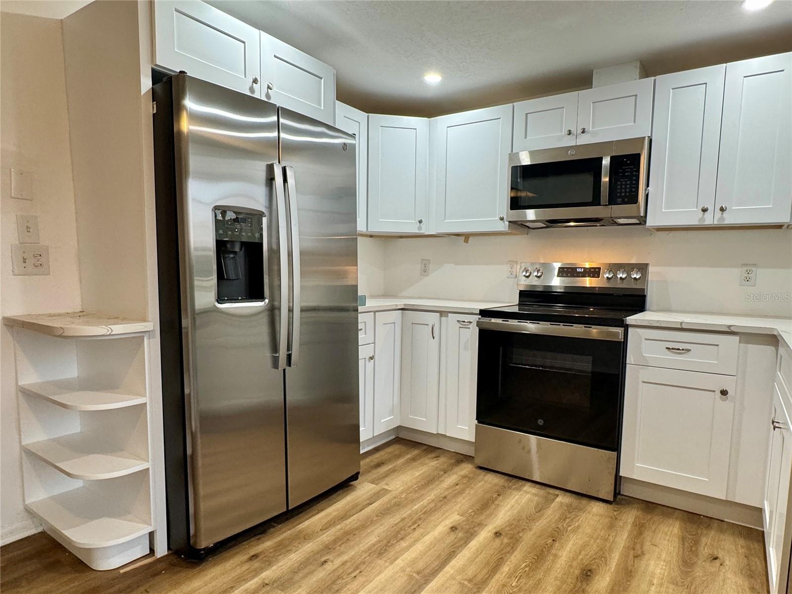 SOUTH VENICE - Residential