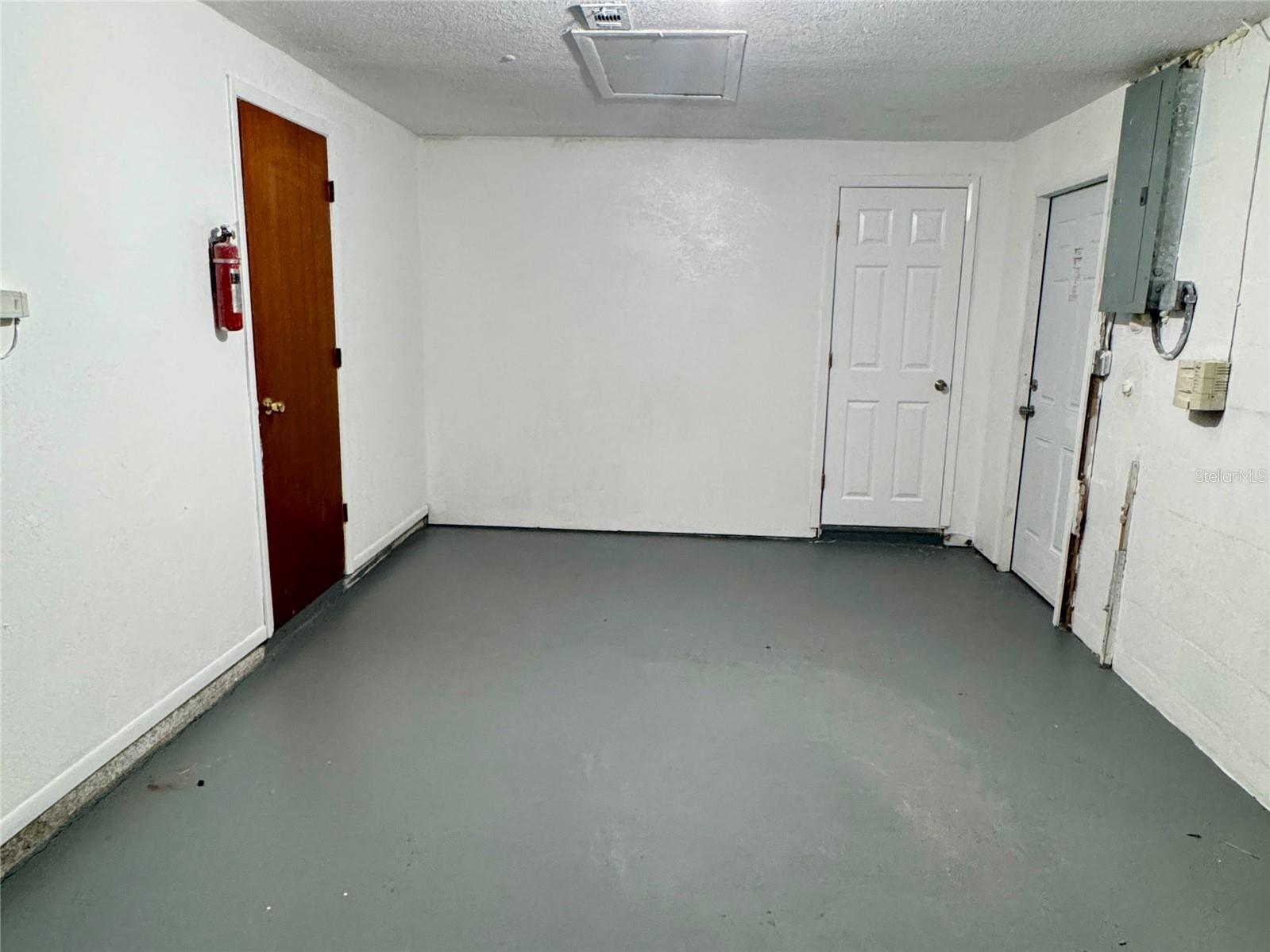 SOUTH VENICE - Residential