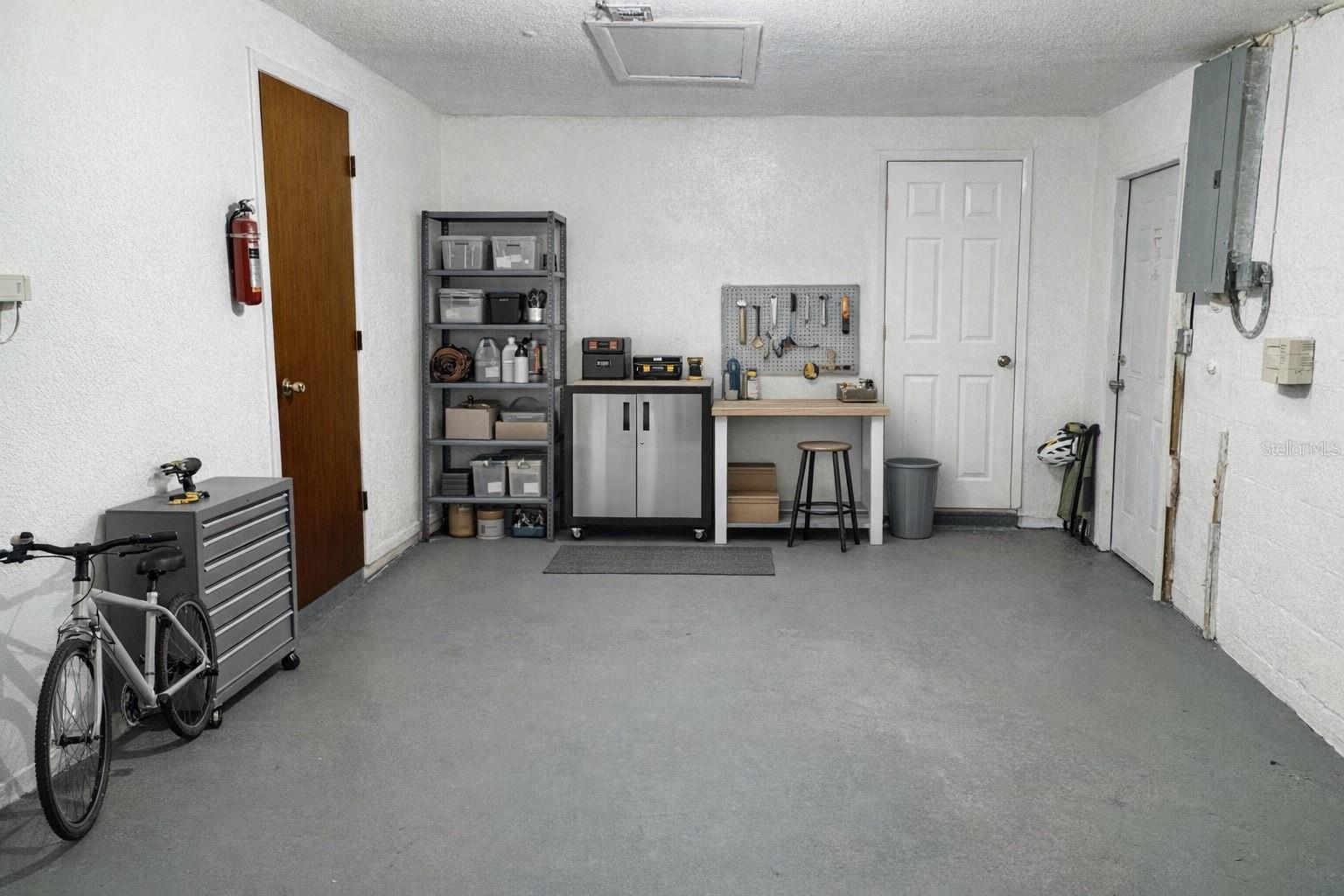 SOUTH VENICE - Residential