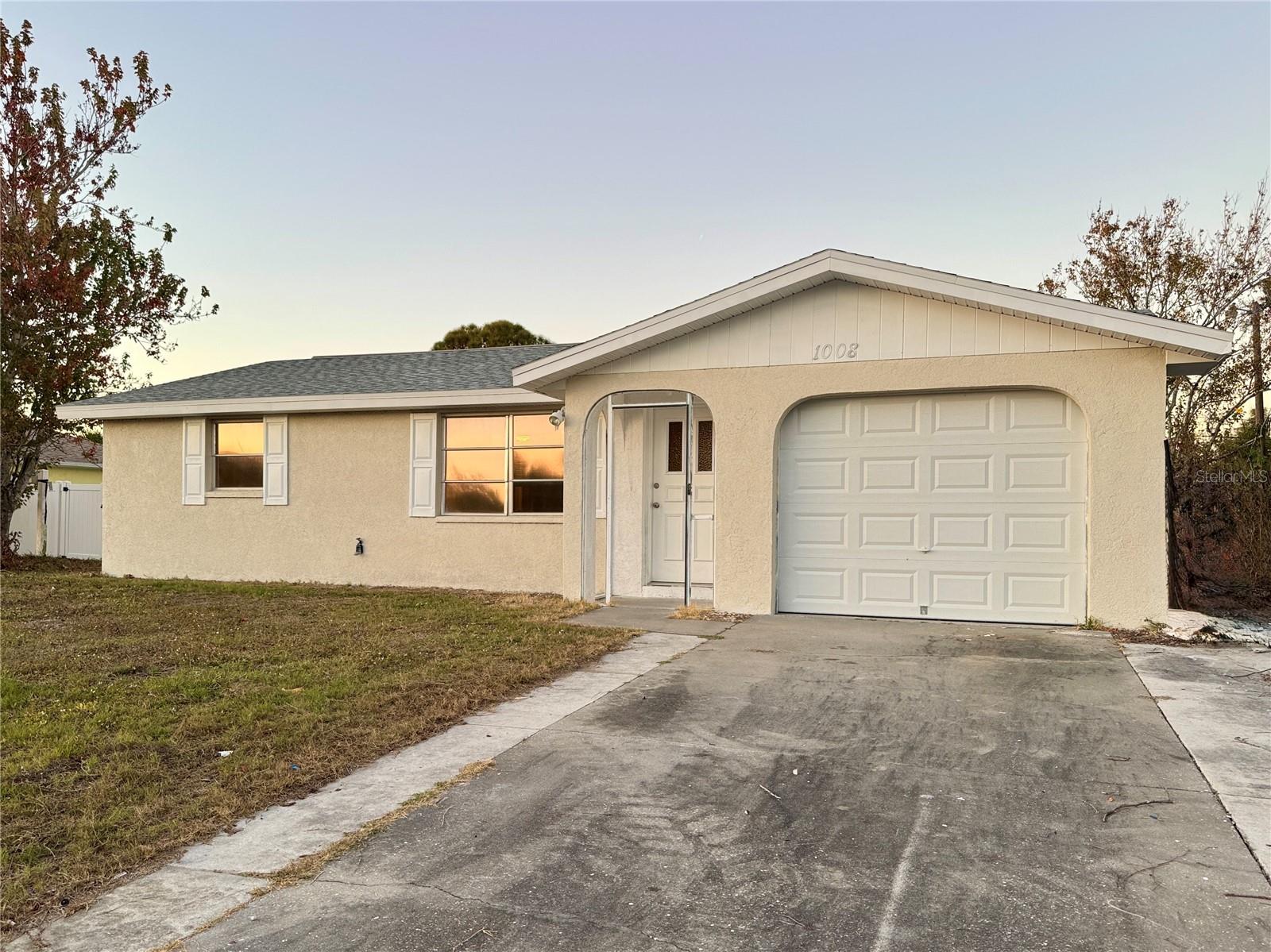 SOUTH VENICE - Residential