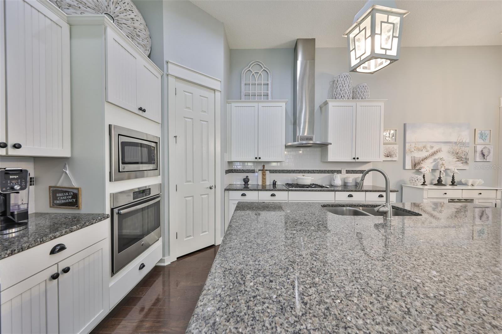 MIRABAY - Residential