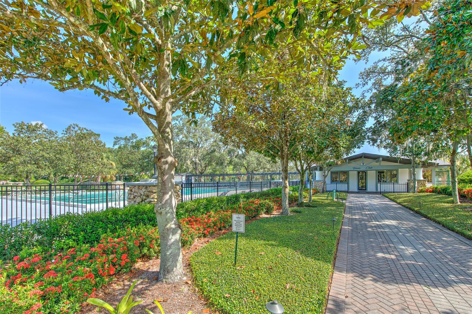 RIVER HILLS COUNTRY CLUB - Residential