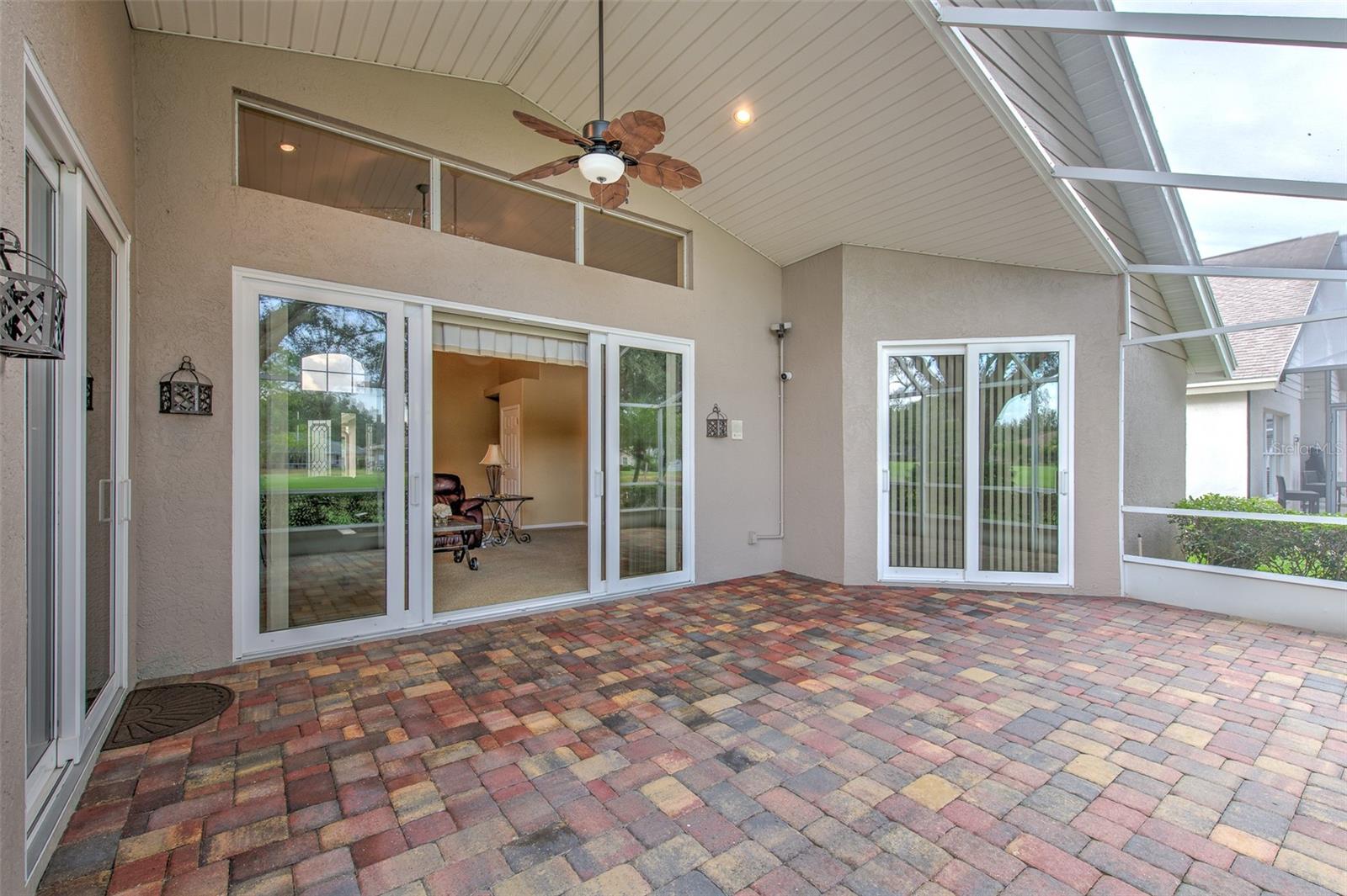 RIVER HILLS COUNTRY CLUB - Residential