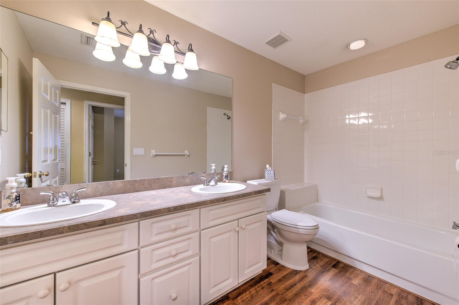 RIVER HILLS COUNTRY CLUB - Residential