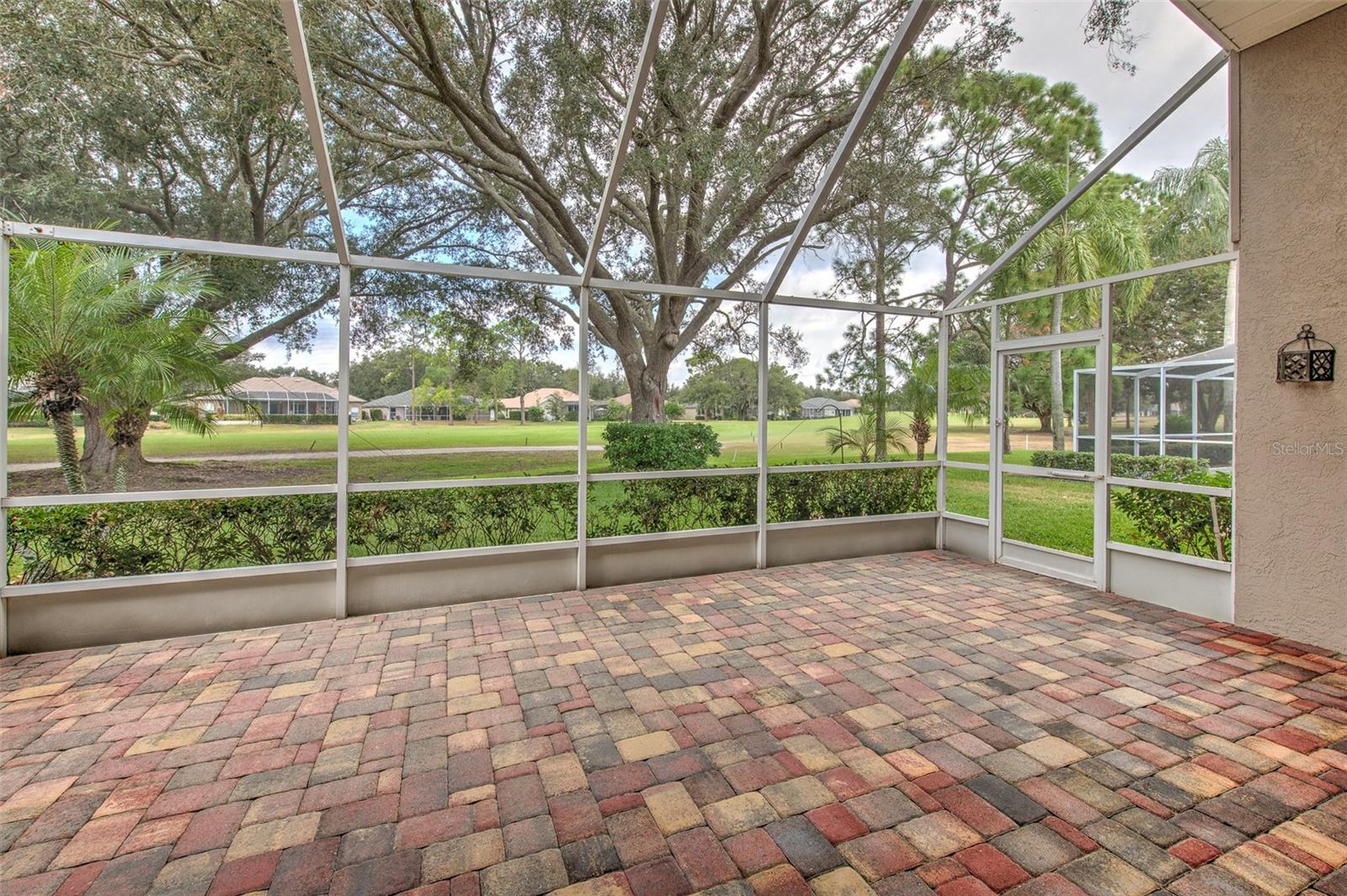 RIVER HILLS COUNTRY CLUB - Residential