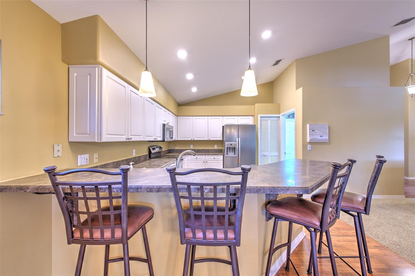 RIVER HILLS COUNTRY CLUB - Residential