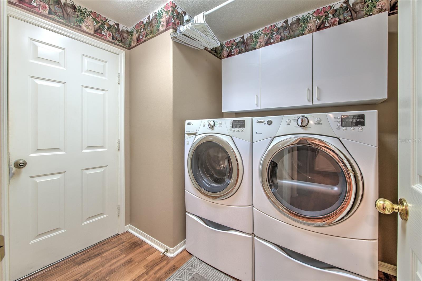 RIVER HILLS COUNTRY CLUB - Residential