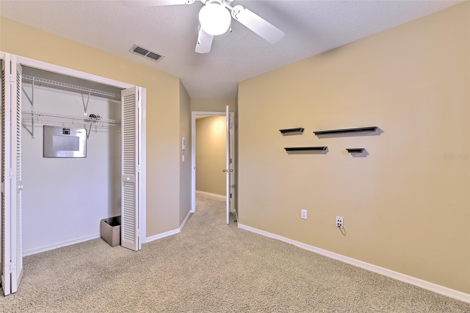 RIVER HILLS COUNTRY CLUB - Residential