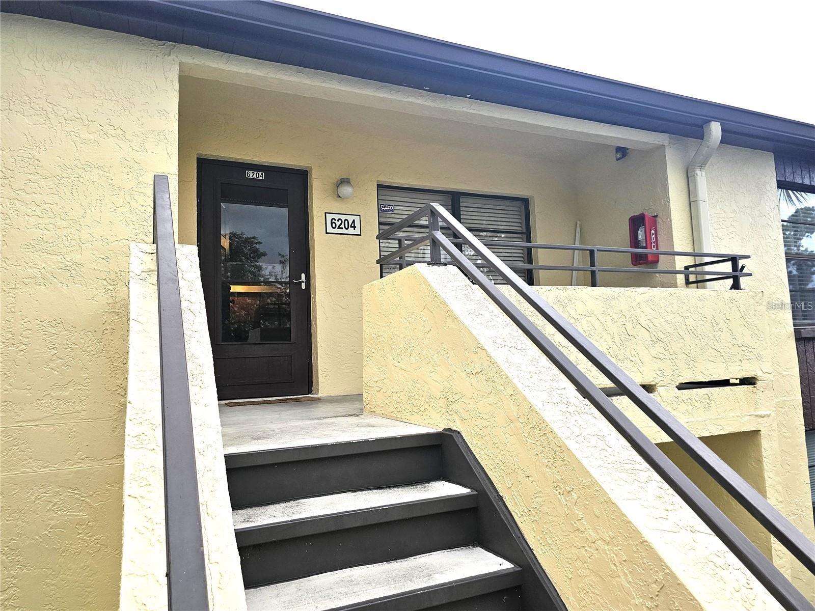 THE TOWERS AT CARROLLWOOD VILL - Residential