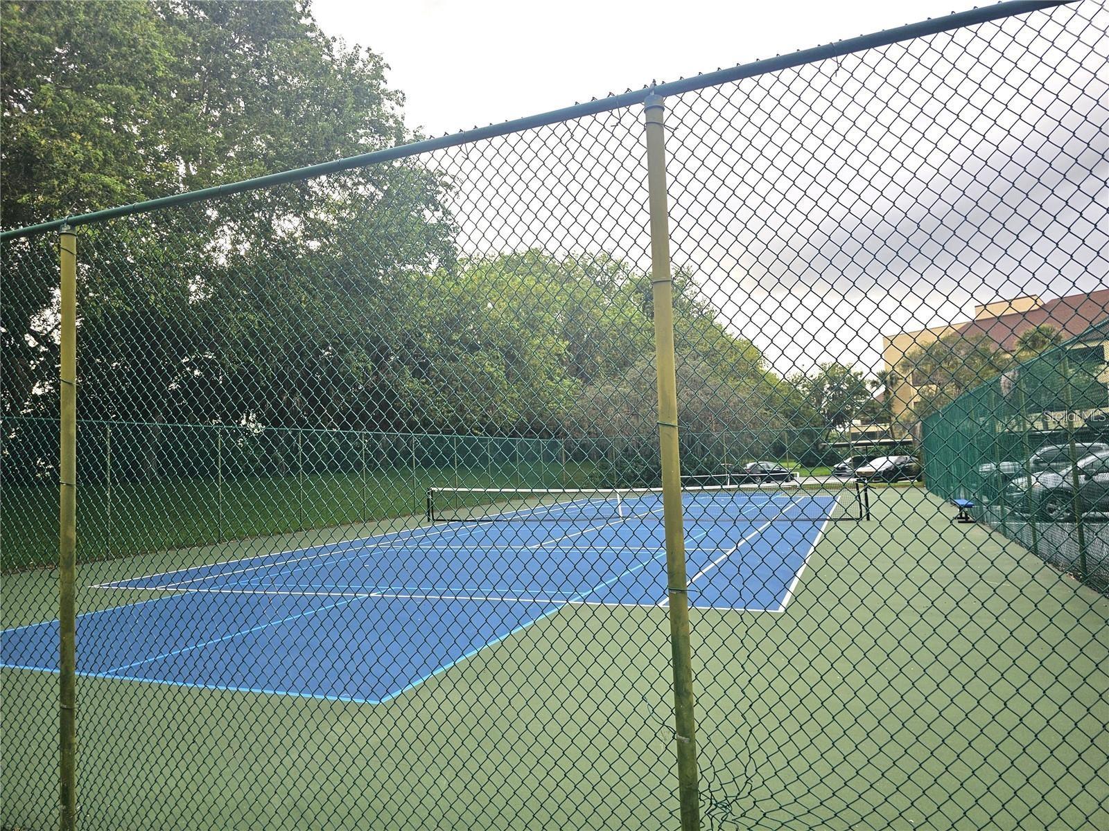 THE TOWERS AT CARROLLWOOD VILL - Residential